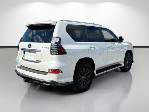 Used 2023 Lexus GX 460 Premium w/ Accessory Package AWD/4WD image 3