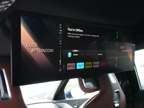 Certified 2023 BMW 760i xDrive w/ Luxury Rear Seating Package image 38