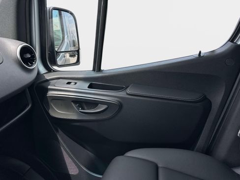 New 2025 Mercedes-Benz Sprinter 2500 image 16