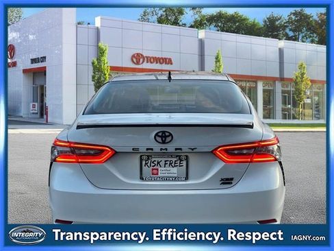 Used 2021 Toyota Camry XSE image 7