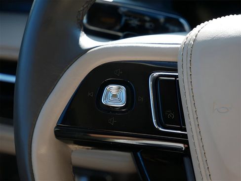 Used 2023 Lincoln Aviator Reserve w/ Equipment Group 201A image 22