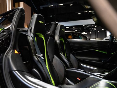 Used 2022 McLaren 765LT RWD image 21
