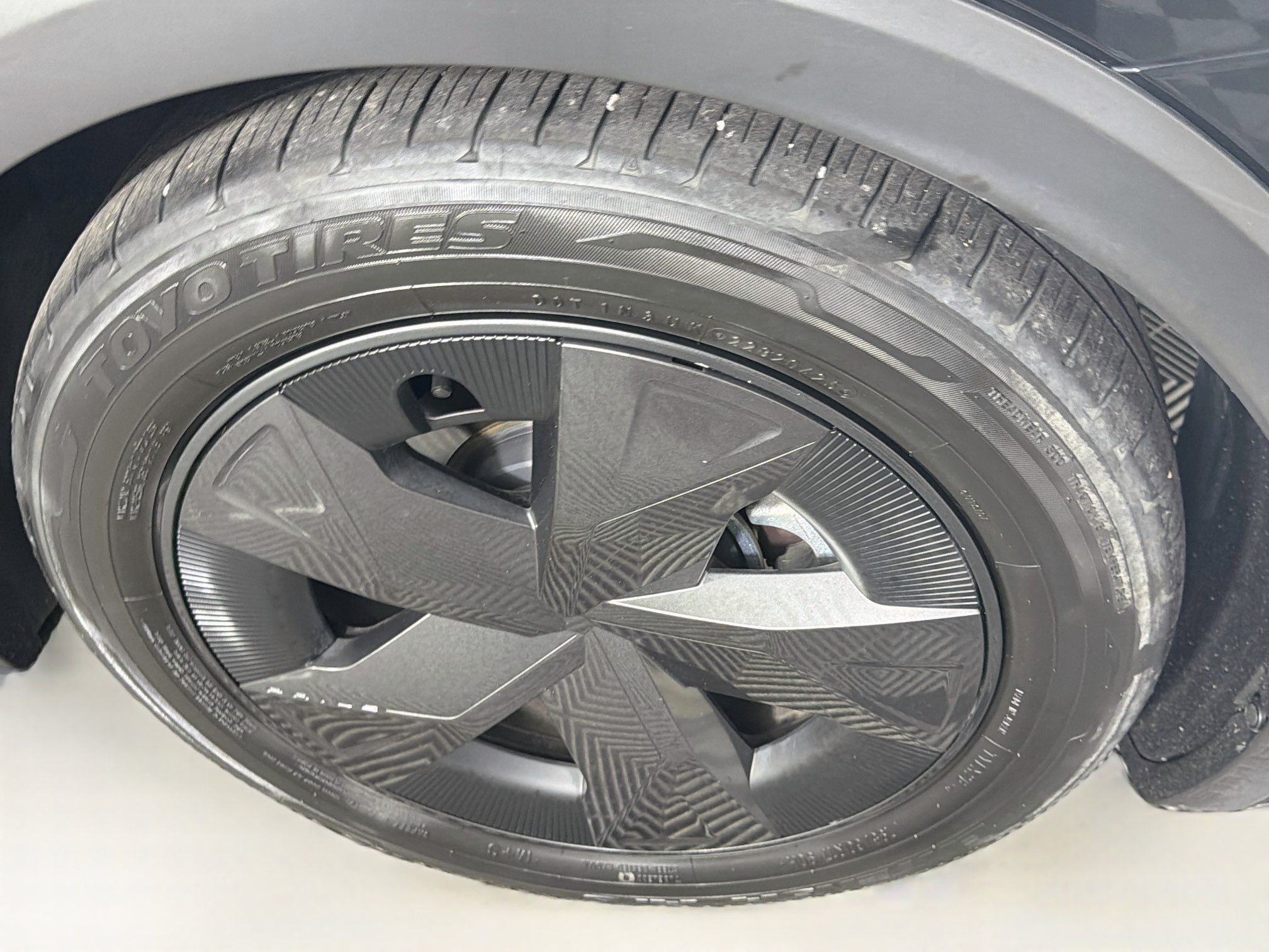Used 2025 Toyota Prius LE FWD image 11