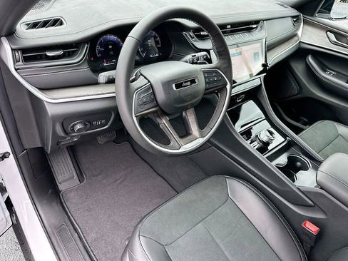 New 2026 Jeep Grand Cherokee 4WD image 6