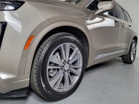 Used 2022 Cadillac XT6 Premium Luxury w/ Platinum Package image 10