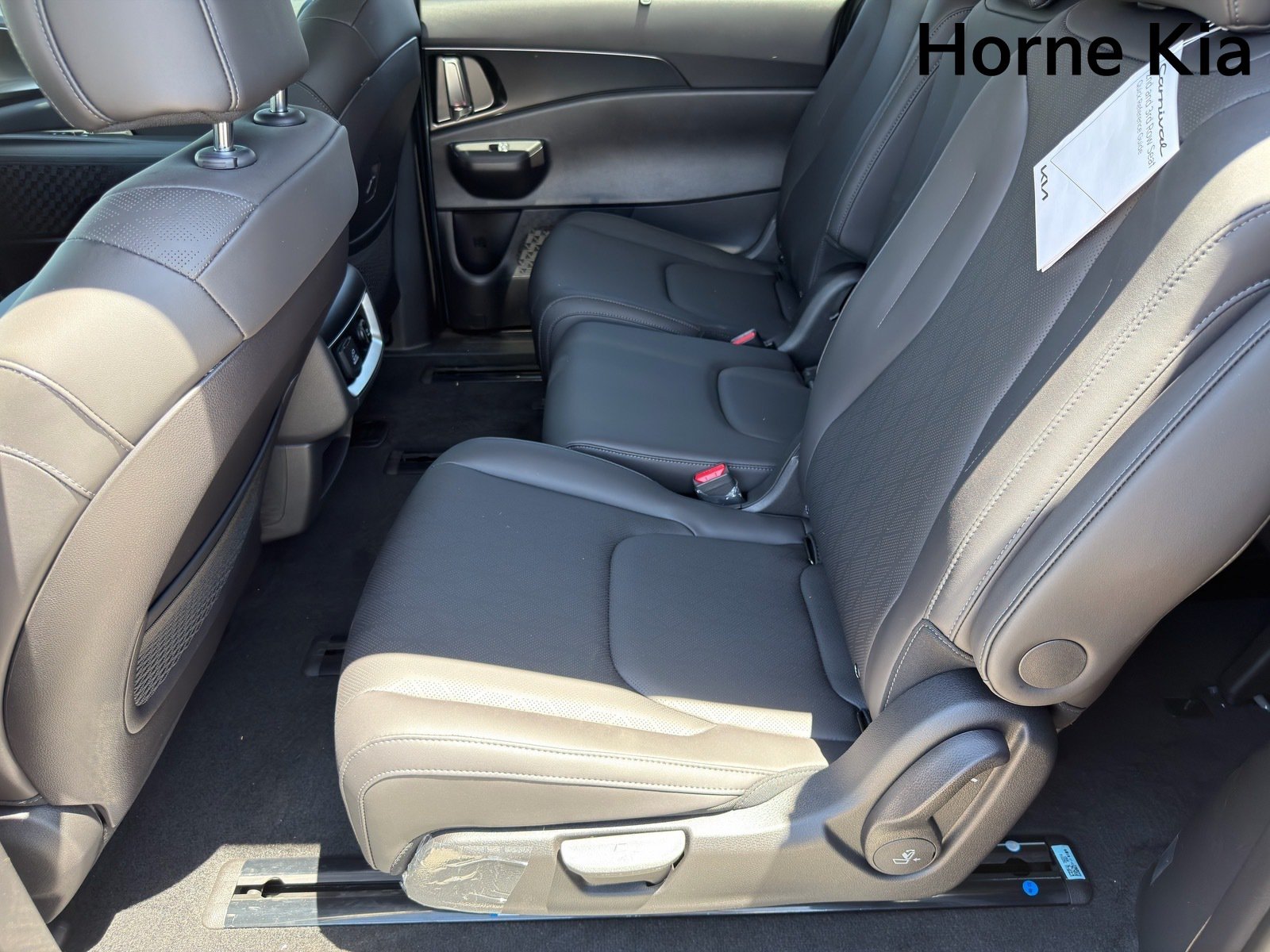 New 2026 Kia Carnival SX w/ SX Dark Edition Package FWD image 19