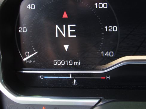 Used 2022 GMC Sierra 1500 AT4 w/ Sierra Safety Plus Package AWD/4WD image 29