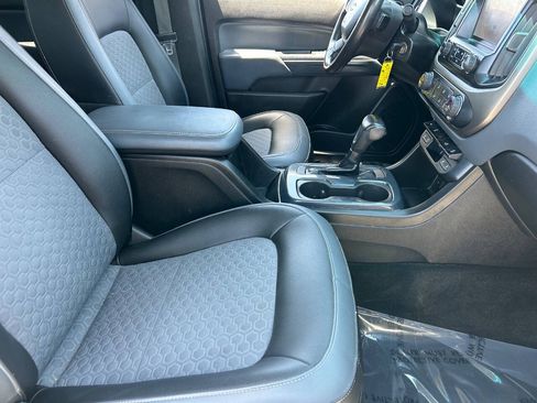 Used 2018 Chevrolet Colorado Z71 RWD image 12