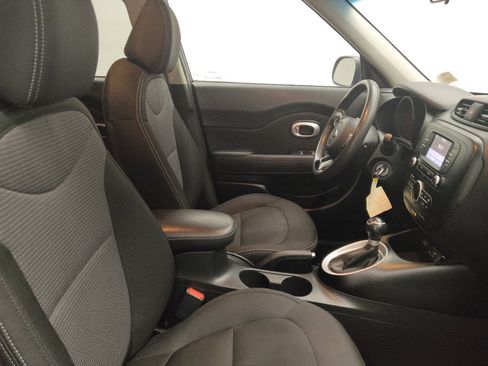 Used 2017 Kia Soul + FWD image 21