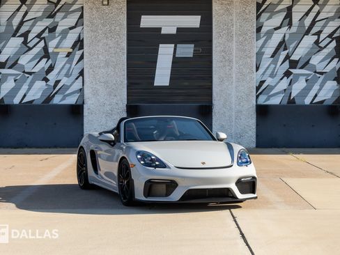 Used 2022 Porsche 718 Boxster Spyder RWD image 1