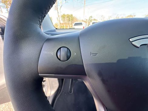 Used 2023 Tesla Model Y Long Range image 24