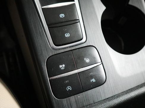 Used 2021 Ford Escape Titanium image 29