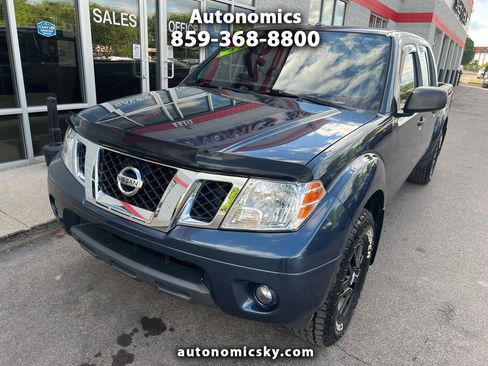 Used 2015 Nissan Frontier SV w/ SV Value Truck Package AWD/4WD image 1