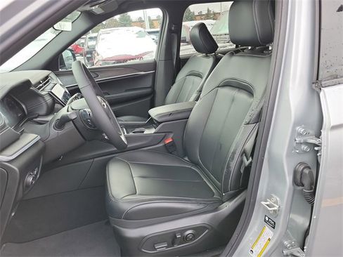 New 2025 Jeep Grand Cherokee Limited w/ Trailer Tow Package image 7