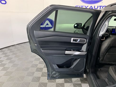 Used 2022 Ford Explorer XLT RWD image 30