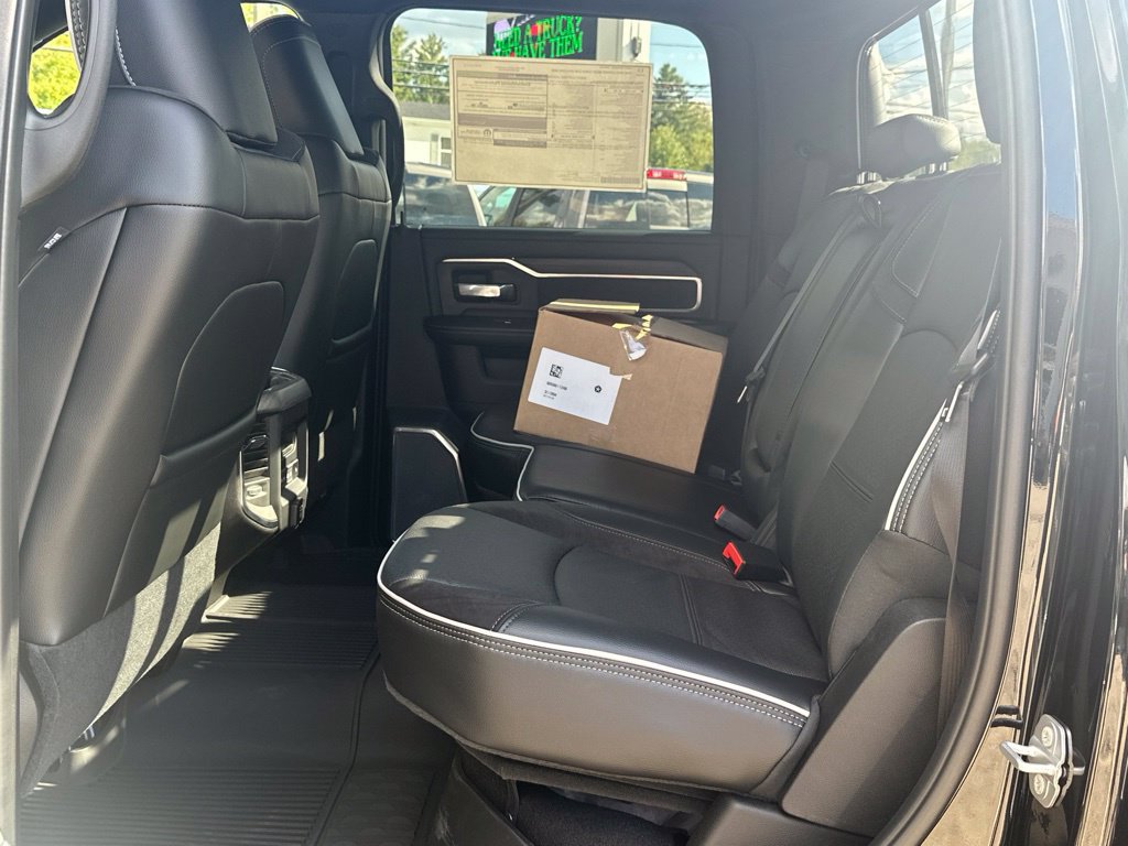 New 2027 RAM 3500 Laramie AWD/4WD image 32