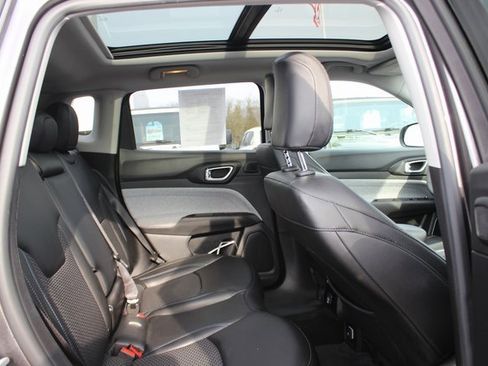 Used 2022 Jeep Compass Latitude w/ Sun and Sound Group image 29