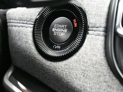 Used 2024 Jeep Compass Latitude image 39