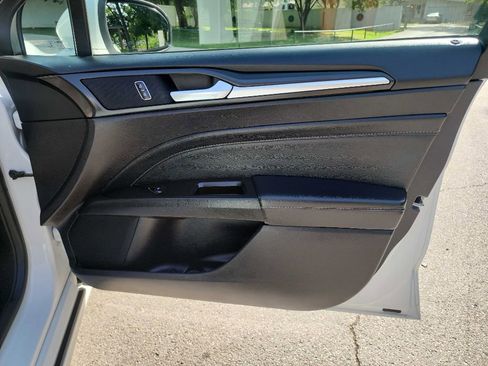 Used 2019 Ford Fusion Titanium image 35