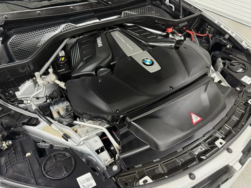 Used 2019 BMW X6 xDrive50i w/ M Sport Package image 50