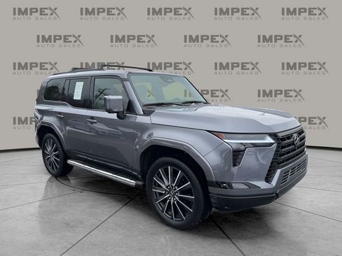 Used 2024 Lexus GX 550 550 Luxury w/ Cold Area Package image 7