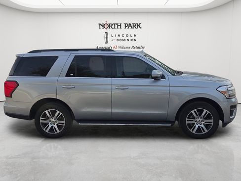 Used 2022 Ford Expedition XLT RWD image 4
