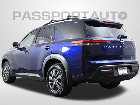 Used 2024 Nissan Pathfinder SV AWD/4WD image 8
