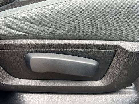 Used 2017 RAM 1500 Classic SLT RWD image 21