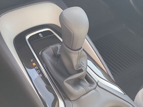 Used 2025 Toyota Corolla LE image 25