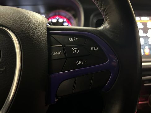 Used 2017 Dodge Charger SXT image 16