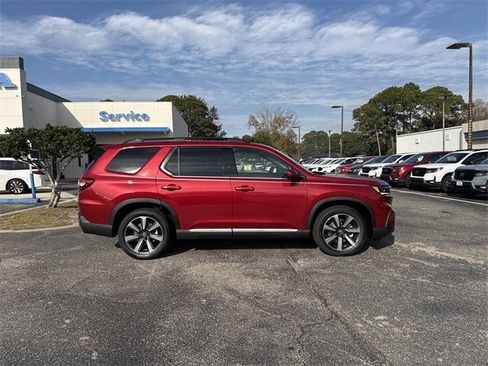 New 2025 Honda Pilot Touring image 4