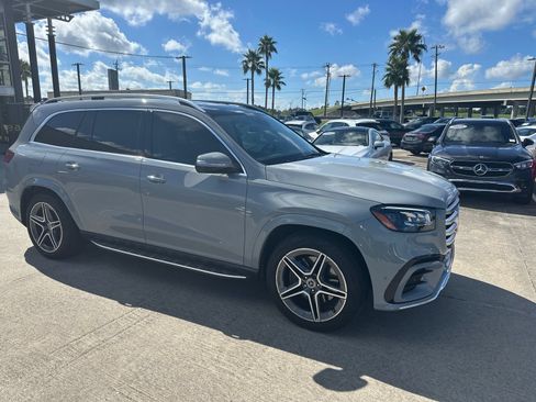 Used 2025 Mercedes-Benz GLS 450 4MATIC image 18
