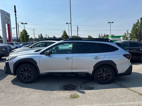 Used 2023 Subaru Outback Onyx Edition XT AWD/4WD image 10