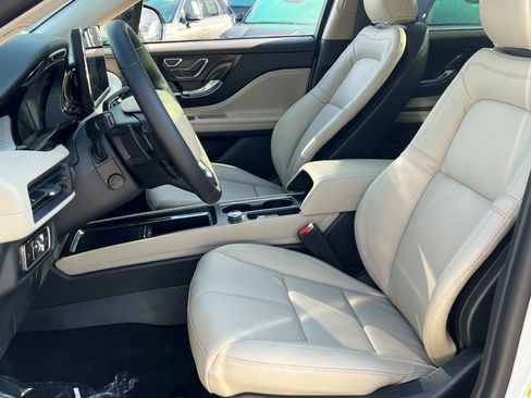 New 2026 Lincoln Corsair Premiere image 15