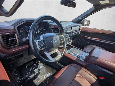 Used 2024 Ford Expedition Limited AWD/4WD image 10