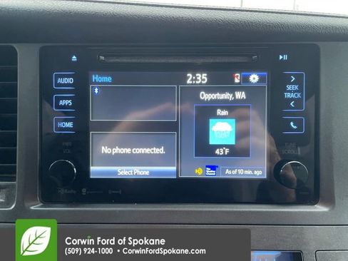 Used 2015 Toyota Sienna XLE image 31