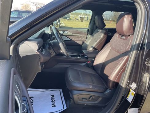 Used 2025 Ford Explorer Platinum w/ Ultimate Package image 8