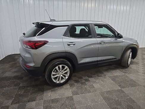 Used 2023 Chevrolet TrailBlazer LS FWD image 3