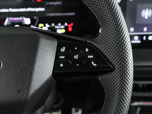 Used 2025 Audi SQ5 Premium Plus image 36