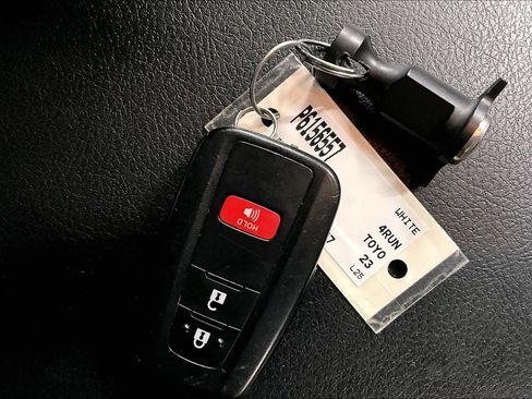 Used 2023 Toyota 4Runner SR5 Premium image 25