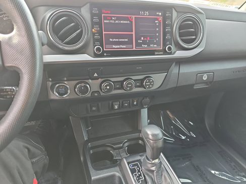 Certified 2020 Toyota Tacoma TRD Off-Road image 22