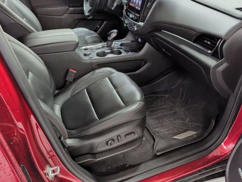 Used 2023 Chevrolet Traverse RS w/ LPO, Floor Liner Package AWD/4WD image 4