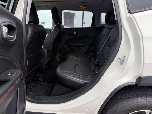 Used 2018 Jeep Compass Trailhawk w/ Leather Interior Group AWD/4WD image 14