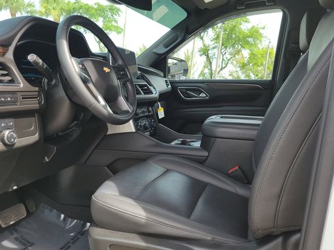 Used 2023 Chevrolet Suburban LT RWD image 12