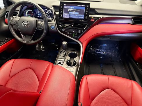 Used 2021 Toyota Camry XSE image 12