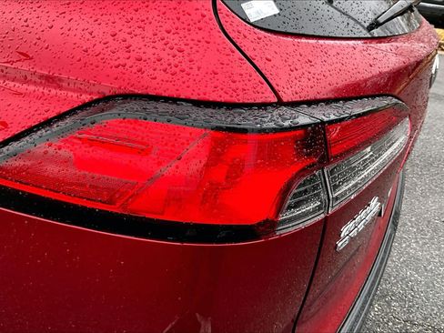 Used 2025 Toyota Corolla Cross XLE image 28