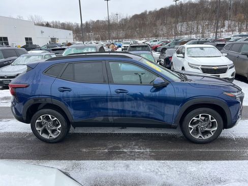 Used 2024 Chevrolet Trax LT w/ Driver Confidence Package image 6