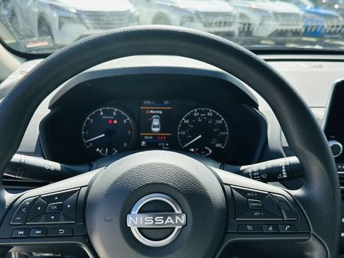 Used 2025 Nissan Altima 2.5 S FWD image 17