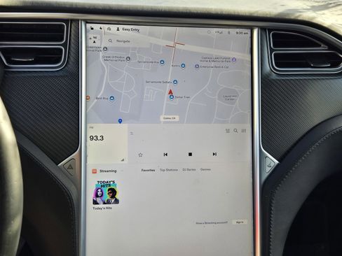 Used 2017 Tesla Model X 75D image 19