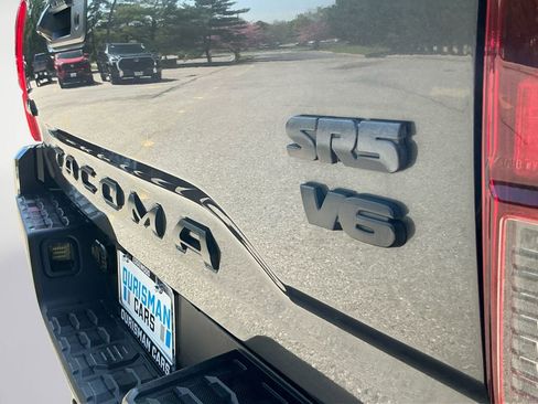 Used 2020 Toyota Tacoma SR5 image 23